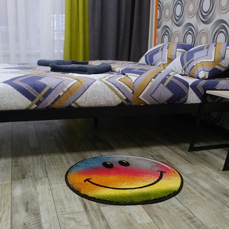 Uneed Rooms M1 Киев Экстерьер фото