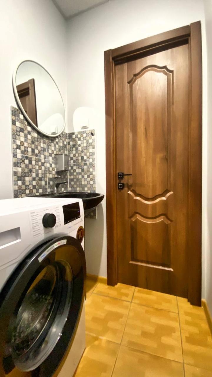 Uneed Rooms M1 Киев Экстерьер фото