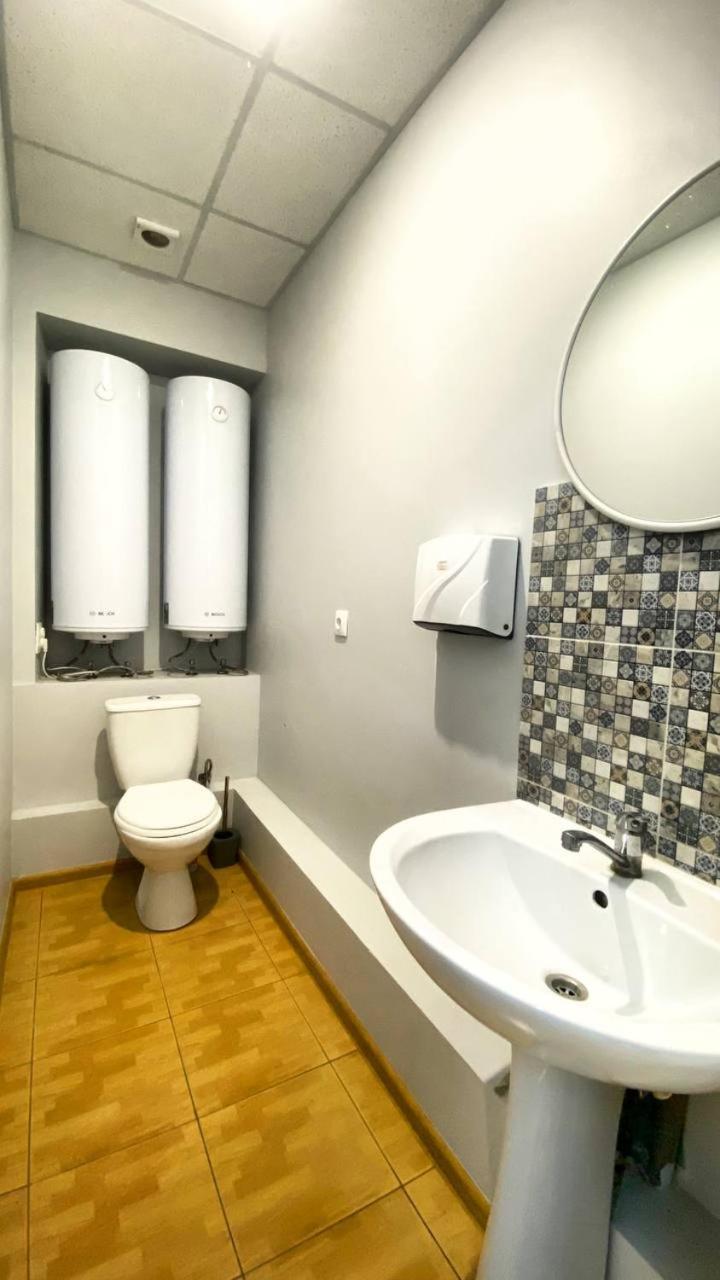 Uneed Rooms M1 Киев Экстерьер фото